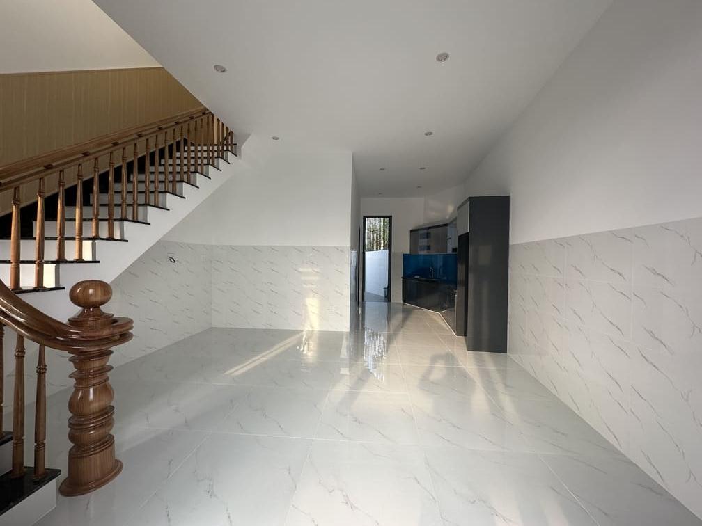 Bán nhà 1 trệt 1 lầu Đất Đỏ đường Lê Thánh Tông giá 2 tỷ 390 triệu